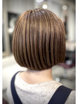 サーティエイト(38) シンプルショートボブ