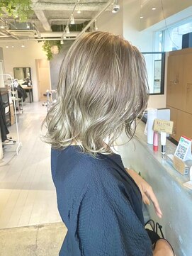 マッシュ グランバーズ 布施(MASHU GRANDVASE) ハイライトグラデーション×オリーブグレージュ