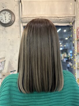 オーパスアミカ(OPUS AMICA) 【ブロンドアンブレラカラー】