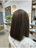 ミディアムボブ 白髪ぼかしハイライト