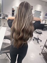 キング 心斎橋店(K!ng)&nbsp;ハイライトカラーミルクティーベージュレイヤーカット