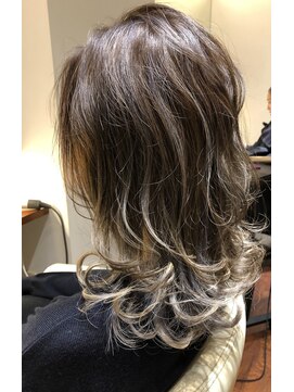 コクーン(CoCooN) ベージュバレイヤージュ