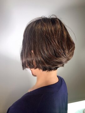 ビアンコ(BlANCO) グレイカラーを楽しむハイライトカラー