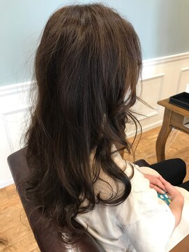 ビューティースペースラルジュヘアー(Beauty Space Large hair) ロング巻き髪透明感カラー