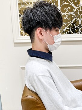 フレーム なんば店(FRAME) 高め刈り上げハイブロックナチュラルパーマツーブロック