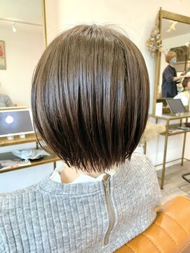 メール(Mer...) 大人可愛い丸みショート