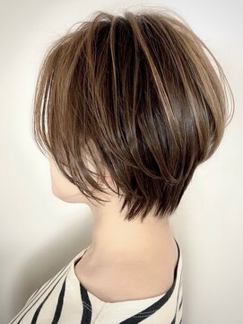 バーチュー(virtue) 上品な大人ショートボブハイライト