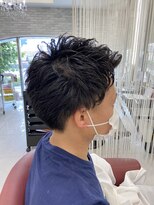 クオリス 上板橋店(QUALIS) ツーブロ束感癖毛風パーマスタイル【刈り上げ×アップバング】