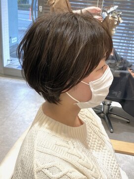 グラッシー センター北店(GLASSI) ふんわり丸みショート★ブルーグレージュ★メルティカラー[坂田]