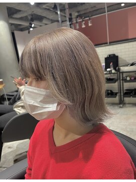 リーオオサカ(Lee Osaka) 【柔らか♪】外ハネ×クリーミーベージュ/新出奈津樹