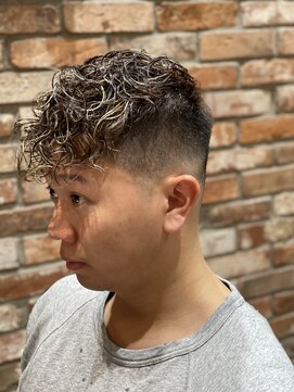 ヒロギンザバーバーショップ 丸の内店(HIRO GINZA BARBER SHOP) スペインカール