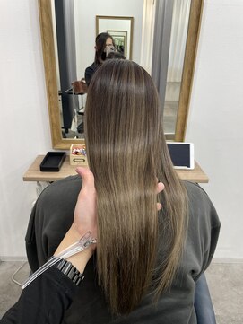 ミント 鳳(Mint.) 20代 30代 40代 グレーベージュ くすみカラー 大人かわいい