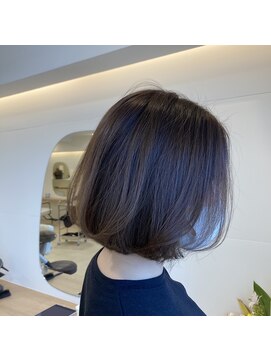 シー(she.) ボブ×アッシュベージュ#桂