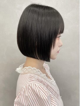 ロイ(Roi) ◎20代30代40代大人可愛い前下がりボブ