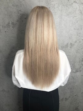 ルーツアイリー 心斎橋(ROOTS IRIE) 30代40代ブリーチミルクティー伸ばしかけミディアムウルフ