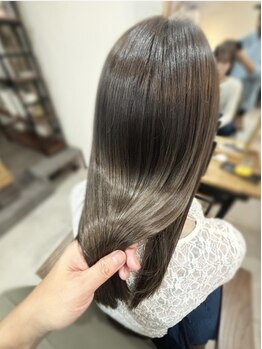 ニジヘアー(Nizi hair)の写真/ダメージヘアにお悩みの方必見！オリジナルトリートメントで圧倒的な艶と、柔らかな手触りの美髪へ…♪