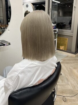 ラヴィズム(LUVISM) 顔周りレイヤー/ダブルカラー/髪質改善/ケアブリーチ万代新潟駅