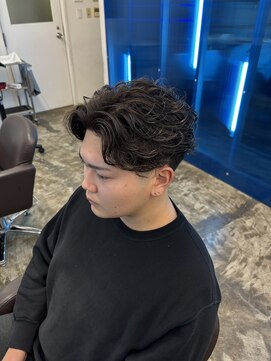 アンサー 千葉中央(UNSER prod by THE DAY) 【MEN’S HAIR/サーフカール/刈り上げセンターパート/千葉】