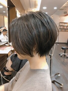 ニーフ(neaf) 大人かわいい前下りショート【neaf 犬塚優介】