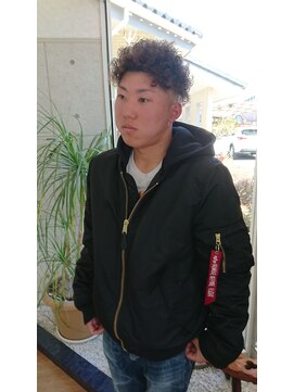 ヘアーサロン ヨシノ(HAIR SALON YOSHINO) パーマが主役のツーブロックスタイル