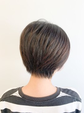 ユッカ エルア 武庫之荘南口(YUCCA elua) 【elua 角床】大人かわいいレイヤーショート