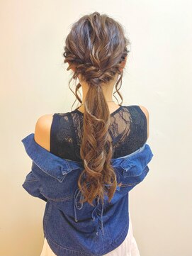 ディア(.eer) カジュアルルーズ // °* 編み込み × ローポニーテール *°