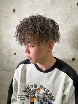 イーラ(era) ツーブロック×メッシュ×ツイストスパイラルパーマ