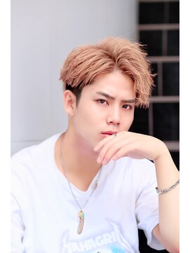 クオル 立川(QOL) ブリーチカラー／ツイストスパイラル／メンズカット／フェード