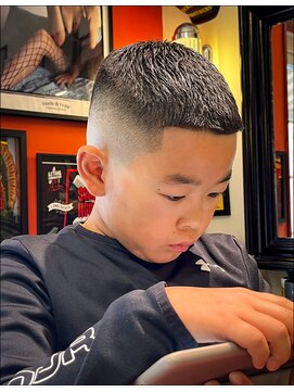 イロハ(IROHA) Buzz Crew Kids