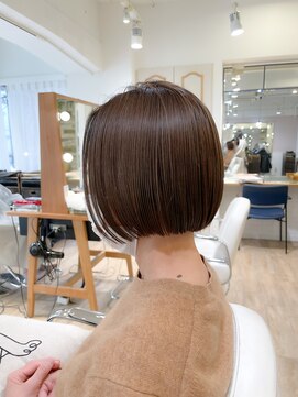 ネオリーブ チロル 横浜西口店(Neolive CiroL.) 大人可愛い　ミニボブ　切りっぱなしカット