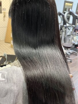 ヘアーアンドメイク ビス(HAIR&MAKE bis) 髪質改善トリートメント/しっとり艶髪【黒田あさみ】