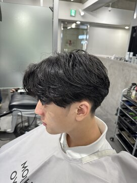 クロムトウキョウ ザ バーバー ネオン 新宿店(CHROM TOKYO the Barber ne/on) 毛流れセンターパート