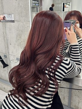 シイム(CYM) 艶髪/レイヤーロング/ブラウンレッド