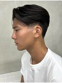 刈り上げセンターパートテーパーフェードカットニュアンスパーマ