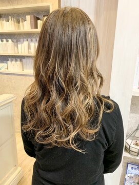 キャアリー(Caary) 福山市美容院Caary 立体感アップハイライトベージュカラー30代