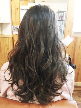 ララテラス(LaLa Terrace) グレージュ×外国人風ルーズ無造作ロング