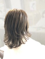 メイプルフェロー(MAPLE fellow)&nbsp;フォギーベージュ×ハイライト大人可愛いレイヤーミディ