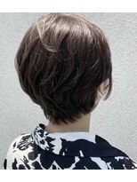 美容室テク アート バイ シック クセ毛の方も安心　ショートスタイル