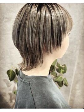 ルーツ(Roots) ウルフカット/ショートウルフ/くびれカット