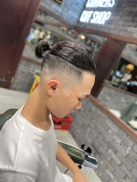 フォーコーナーズ(Four Corners) マンバン