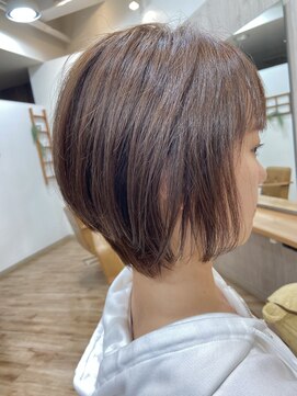 ヴィサージュクルー(VISAGE crew) 長さに余裕を残したショートボブ！