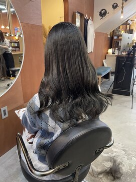 チャプター 問屋町(chapter) ブリーチなしオリーブグレージュ顔まわりレイヤーカット韓国ヘア