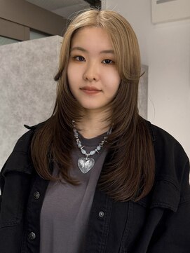 ムーン バイ ケンジ(moon by KENJE) 顔周りレイヤー/ルーツカラー/ハイトーン