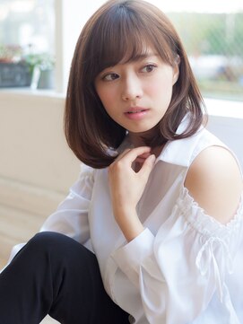 ヴィヴィ(VIVIE) 大人可愛い小顔エモージュナチュラルストレートワンカールロブ