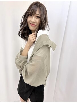 キング 心斎橋店(K!ng) ハイライトカラーミルクティーベージュレイヤーカット