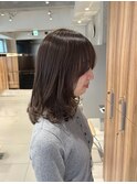 ミディアムレイヤーカットにラベンダーブラウン