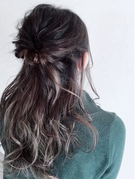 リトルカモジマ バイ ヴィーヴル(little kamojima by BIVRE) ホワイトアッシュ × ハーフアップアレンジ by shiho