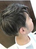 チャコールグレー
