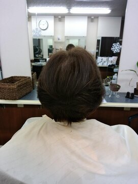 びゅーてぃーさろんHair物語 子供の頃に近づくカラー同時パーマツヤツヤ元気スタイルショート