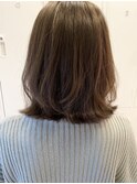 濡れ髪　切りっぱなし　くすみピンク　セミウェットウェーブ
